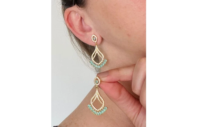 Brinco Gota Trabalhada com Micro Zircônias e Zircônias Azul Tiffany Folheado Em Ouro 18K