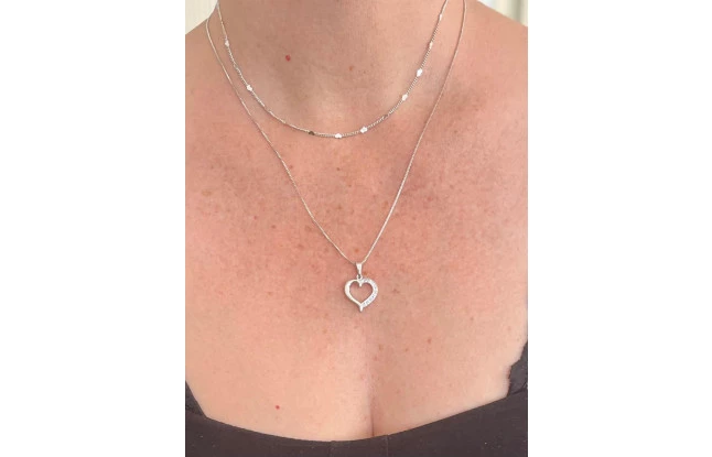 Choker Coraçãozinho Liso Espaçado Delicado 