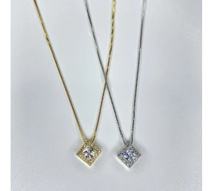 Colar Quadradinho Delicado Cristal Rodeado Com Zircônias