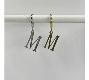 Pingente Letra "M" Lisa Delicada Com Argola Articulada